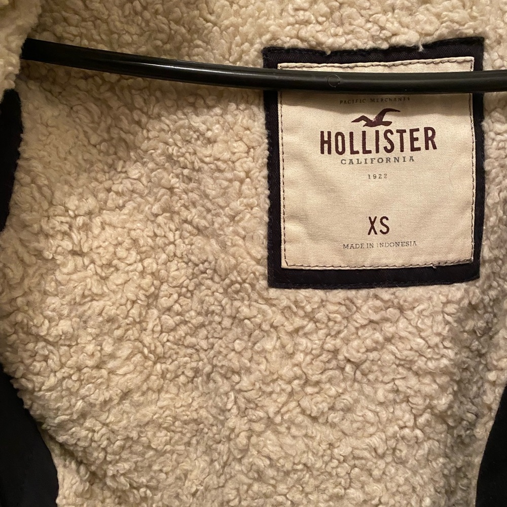 Hollister Sherpa Fur Coat - Picture 10 of 10